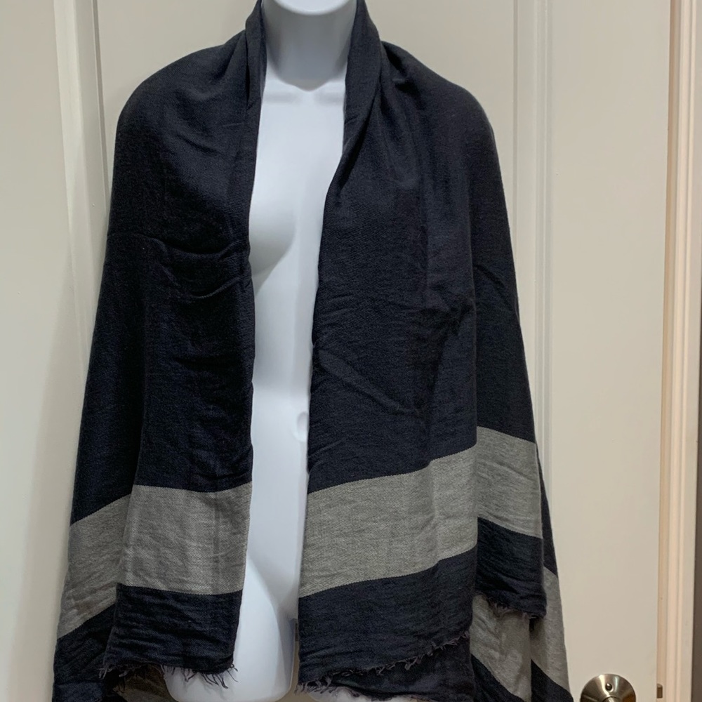 Forever 21/ blanket scarf/ wrap navy and grey
